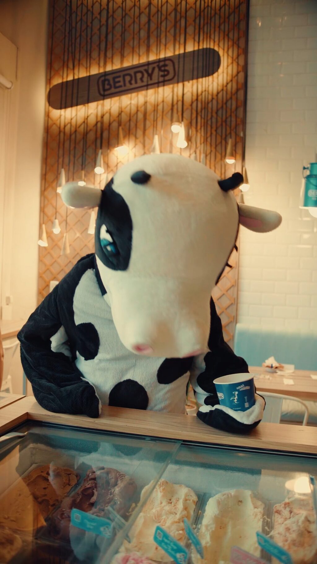 Instagram post from berrysbrasil. This post is in position 17.